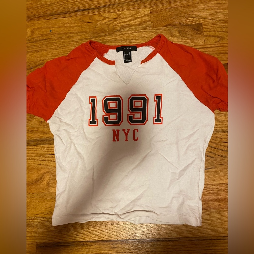 Forever 21 Red and White Vintage Tee